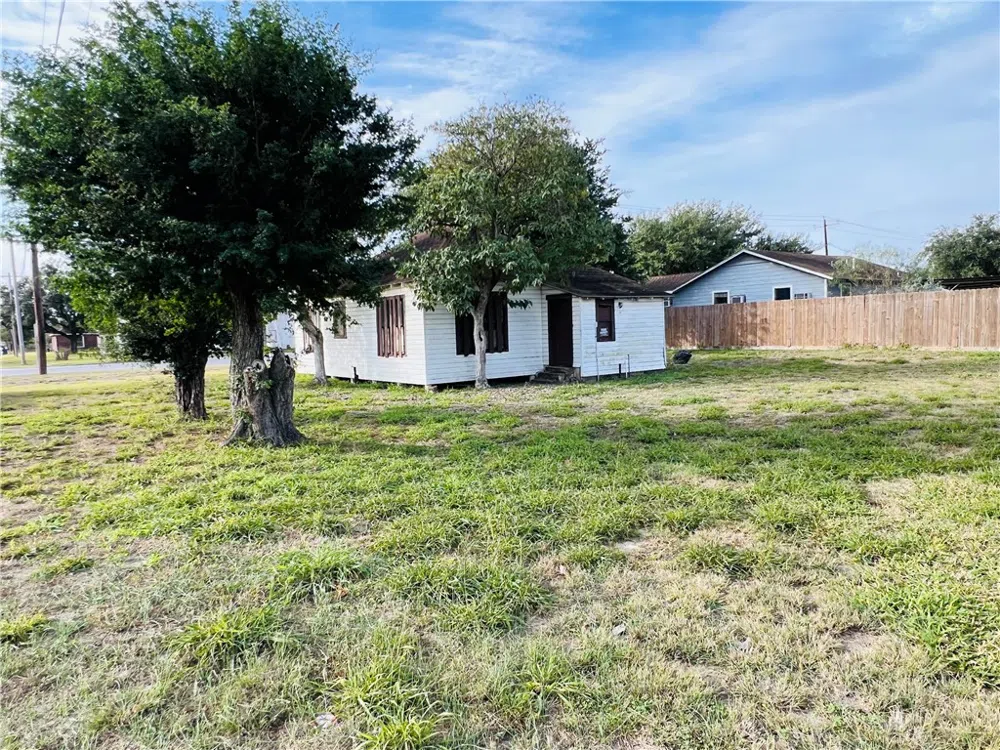 602 W Rice Street Falfurrias, TX 78355