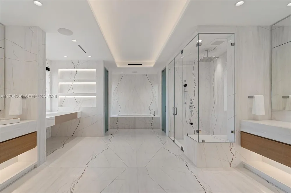 1006 Links Drive Miami Beach, FL 33109