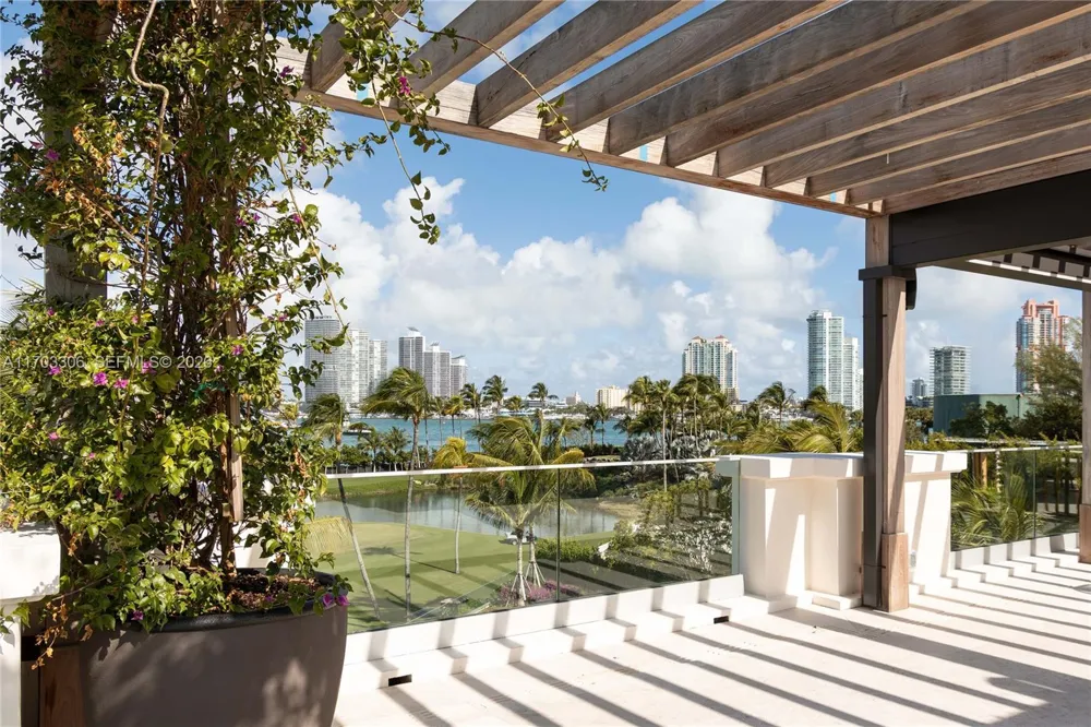 1006 Links Drive Miami Beach, FL 33109