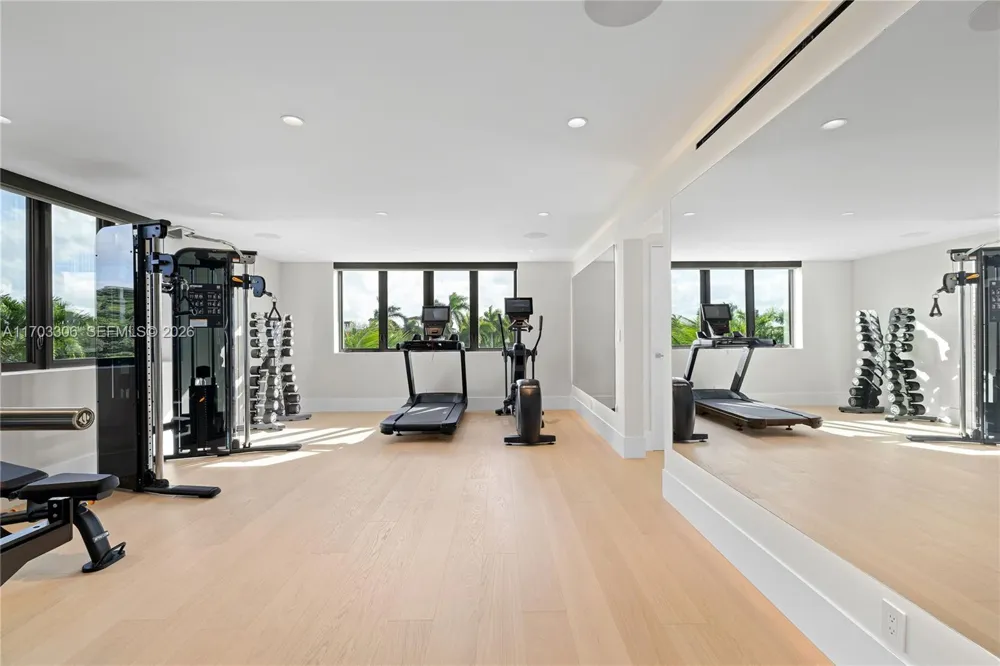 1006 Links Drive Miami Beach, FL 33109