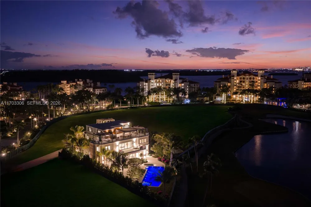 1006 Links Drive Miami Beach, FL 33109
