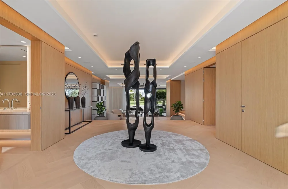 1006 Links Drive Miami Beach, FL 33109