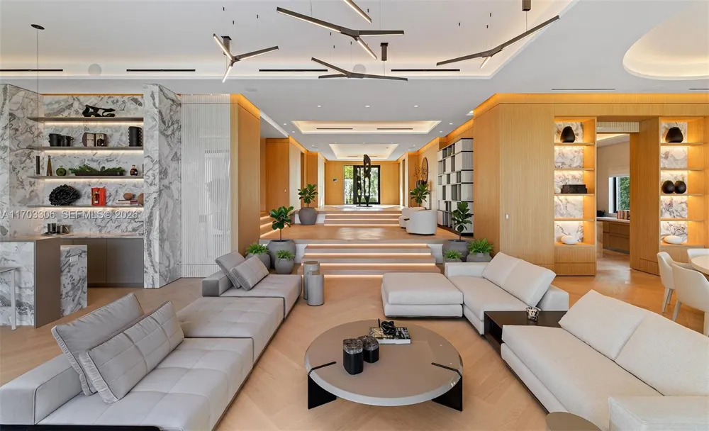 1006 Links Drive Miami Beach, FL 33109