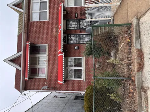 4026 Paulding Avenue