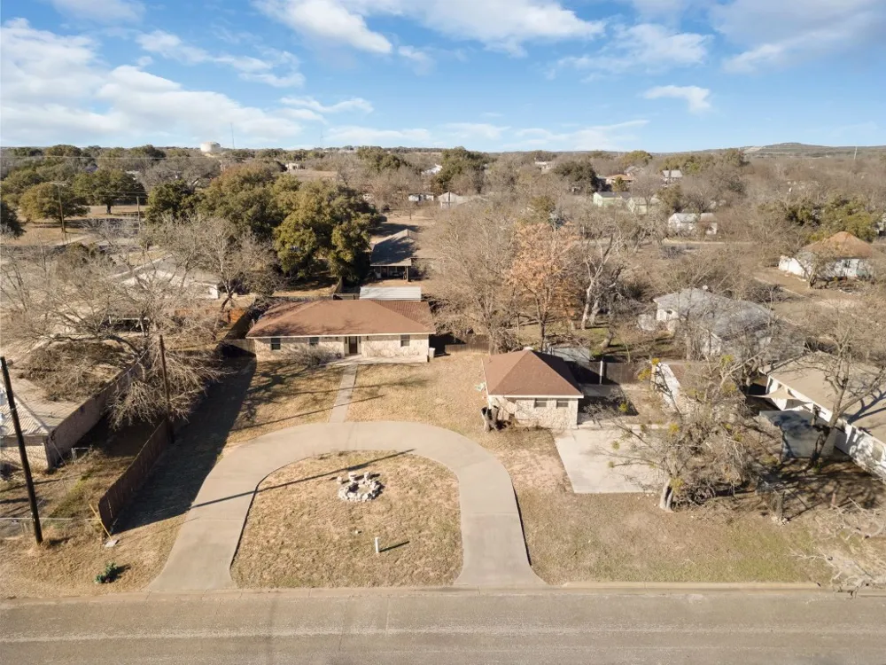801 E Avenue C Lampasas, TX 76550