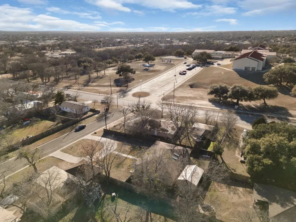 801 E Avenue C Lampasas, TX 76550