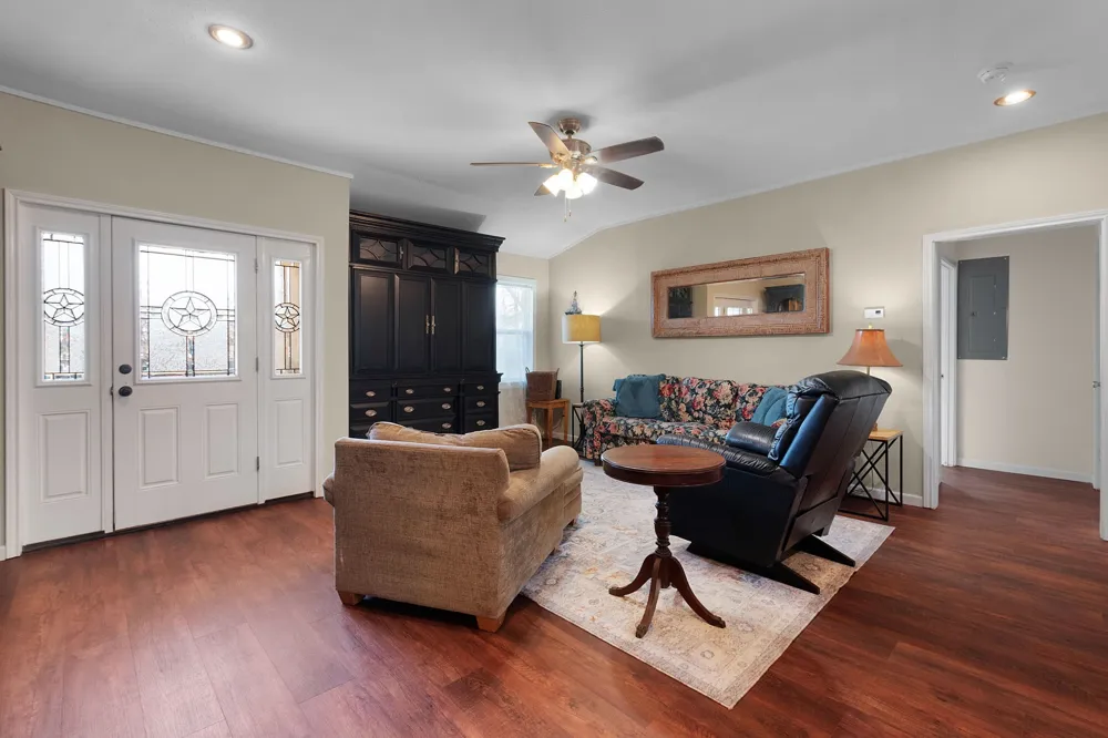 801 E Avenue C Lampasas, TX 76550