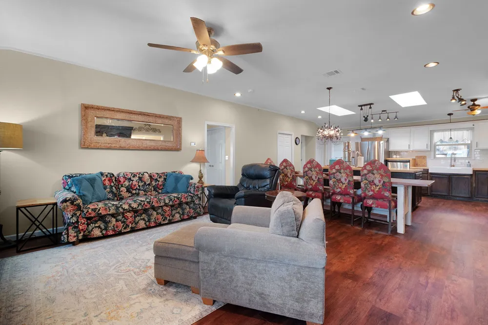 801 E Avenue C Lampasas, TX 76550