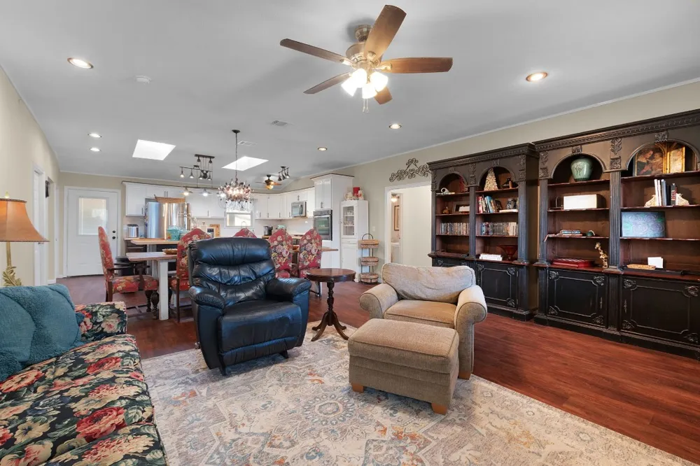 801 E Avenue C Lampasas, TX 76550