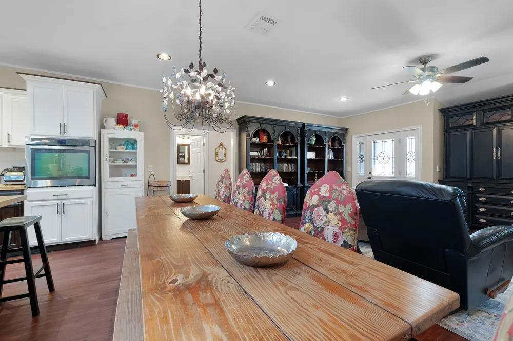 801 E Avenue C Lampasas, TX 76550