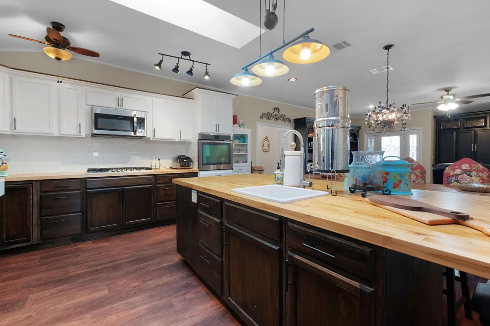 801 E Avenue C Lampasas, TX 76550