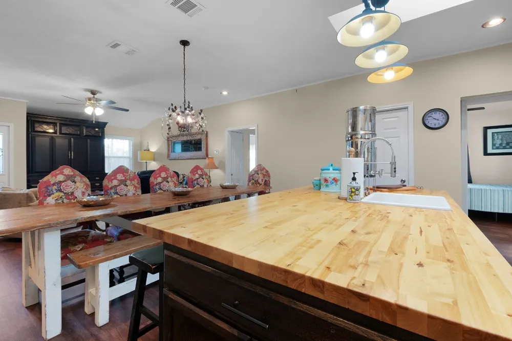 801 E Avenue C Lampasas, TX 76550