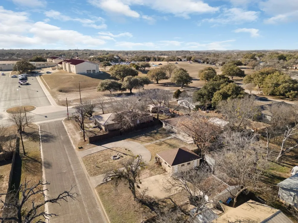 801 E Avenue C Lampasas, TX 76550