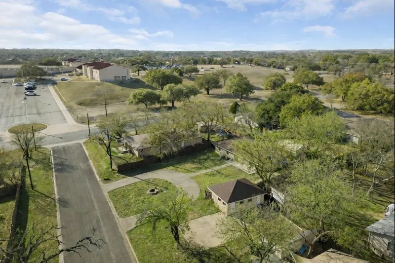 801 E Avenue C Lampasas, TX 76550