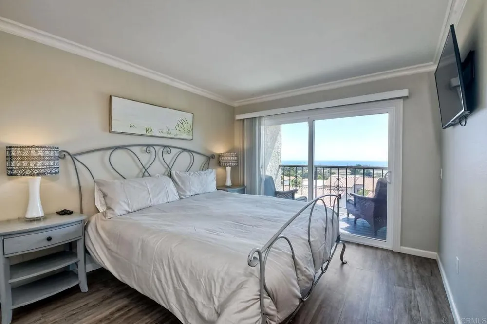 6677 Paseo Del Norte #B Carlsbad, CA 92011