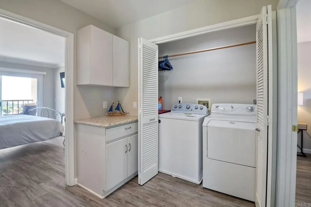 6677 Paseo Del Norte #B Carlsbad, CA 92011