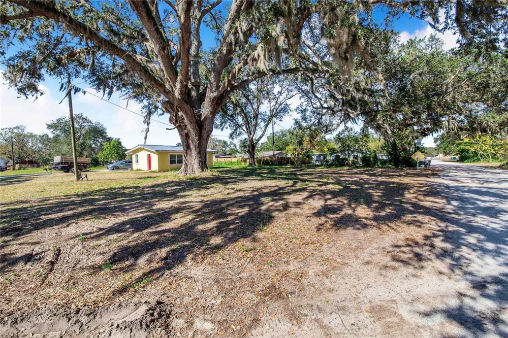 FOUSE AVENUE Dundee, FL 33838