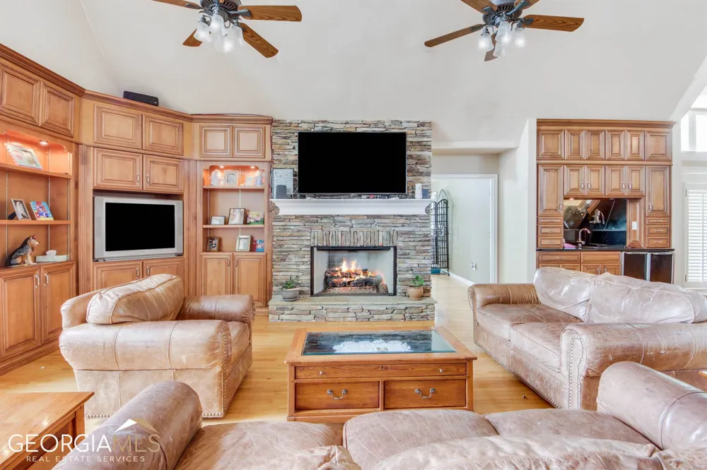 460 Dixie RD Covington, GA 30014