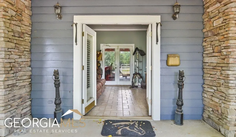 460 Dixie RD Covington, GA 30014