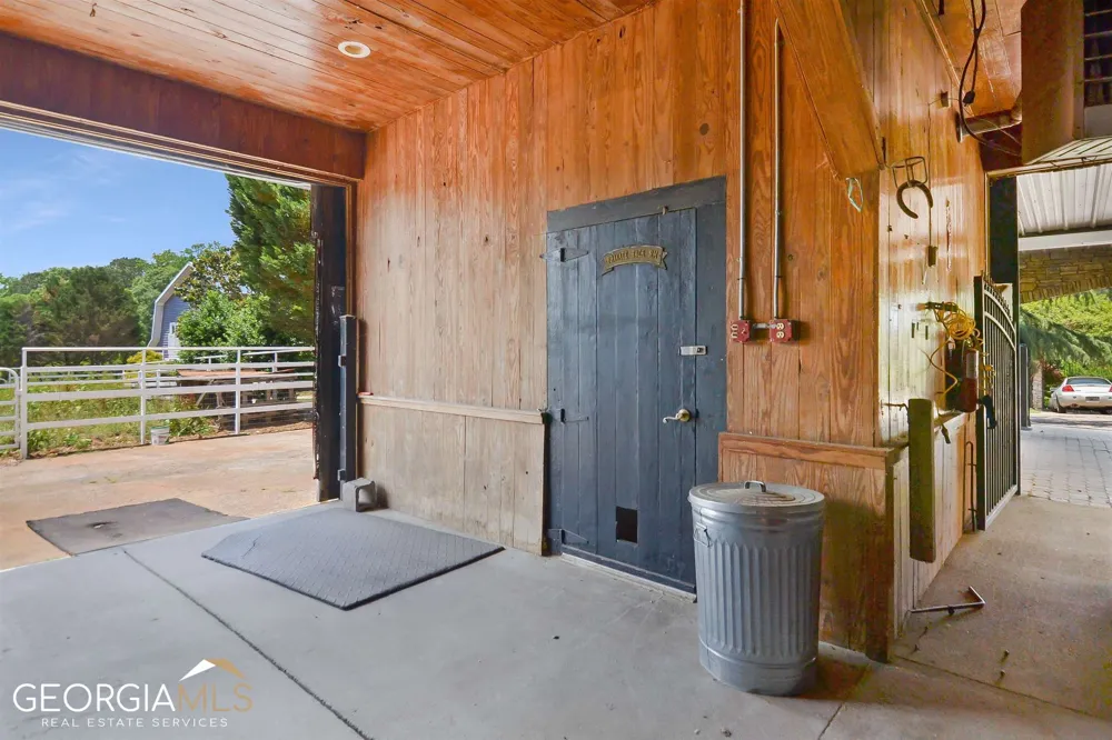 460 Dixie RD Covington, GA 30014