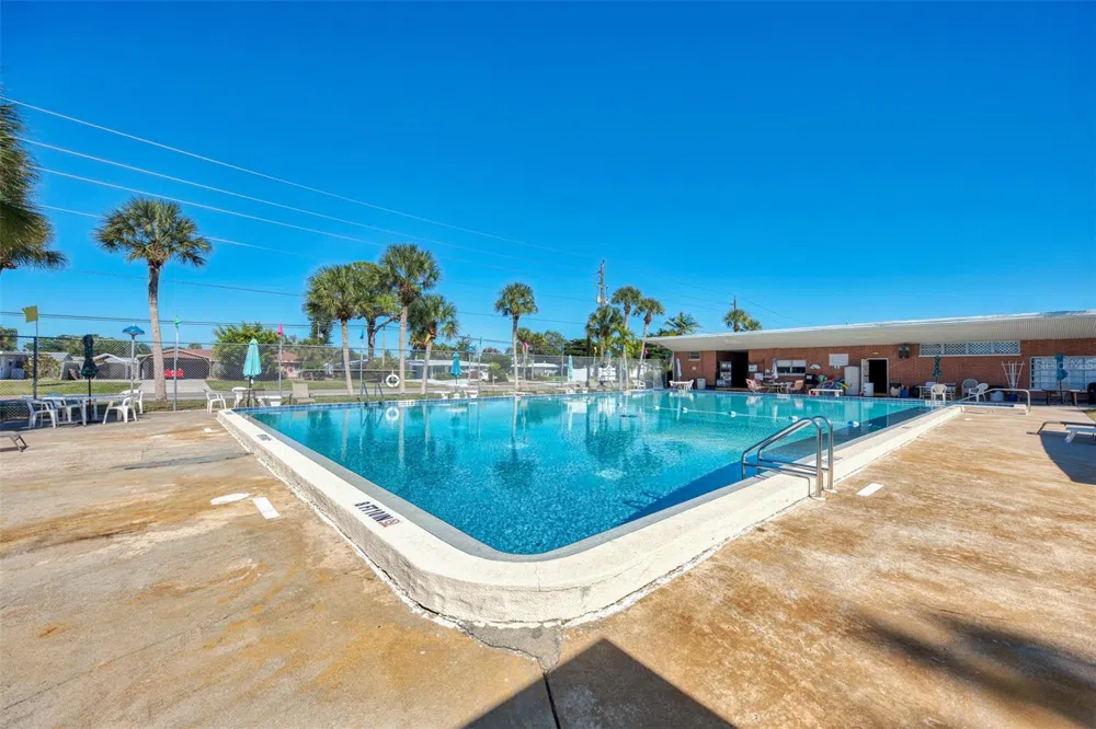 548 MORNINGSIDE ROAD Venice, FL 34293