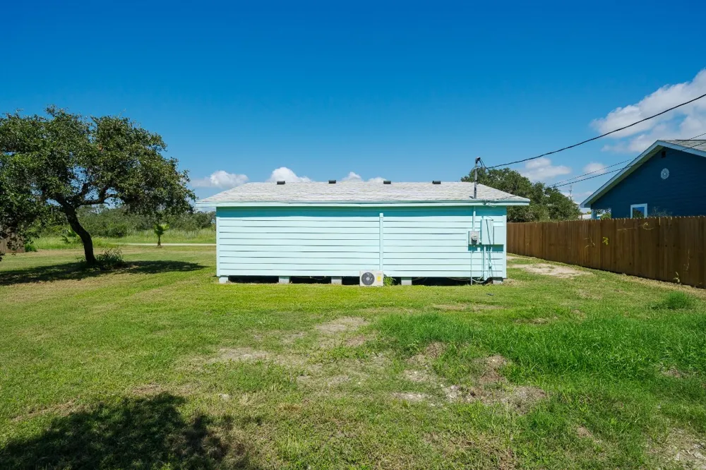 248 Post Oak Lane Rockport, TX 78382