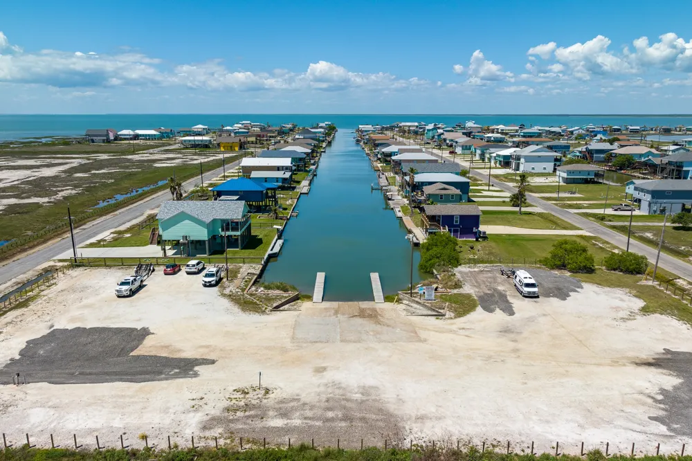 248 Post Oak Lane Rockport, TX 78382