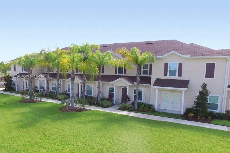 8981 SHINE DR #8981 Kissimmee, FL 34747