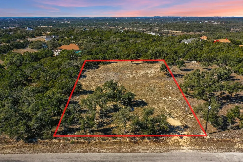 280 Kellog Fischer, TX 78623