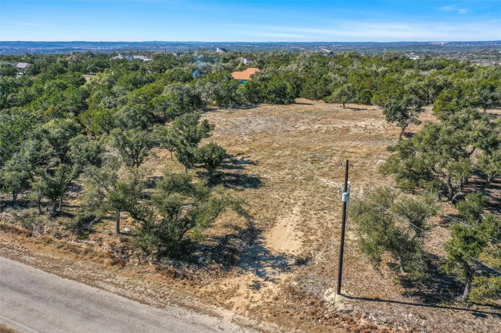 280 Kellog Fischer, TX 78623