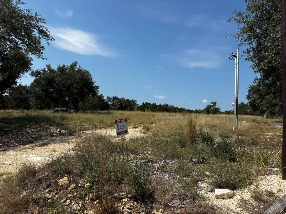 280 Kellog Fischer, TX 78623
