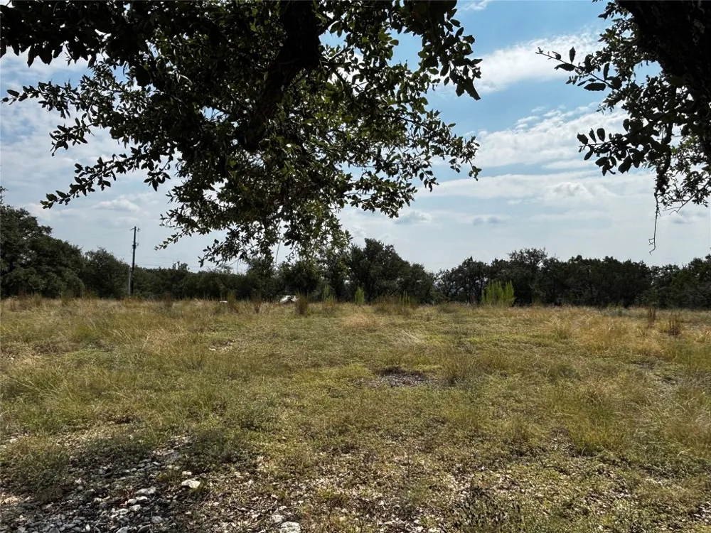 280 Kellog Fischer, TX 78623