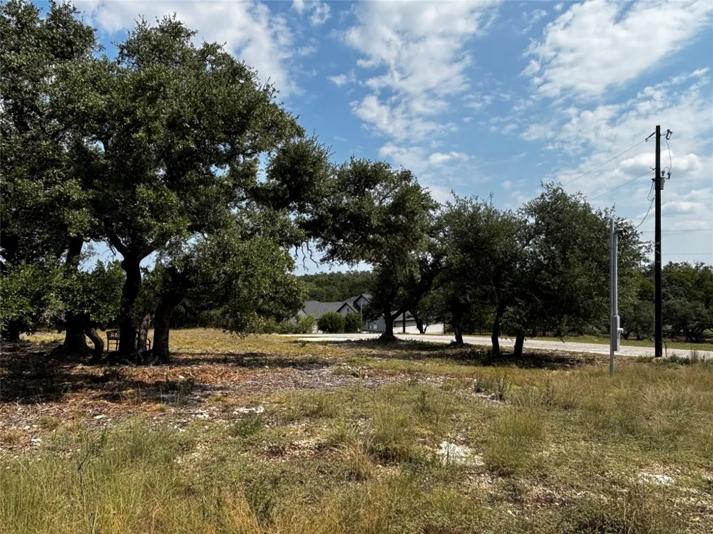 280 Kellog Fischer, TX 78623