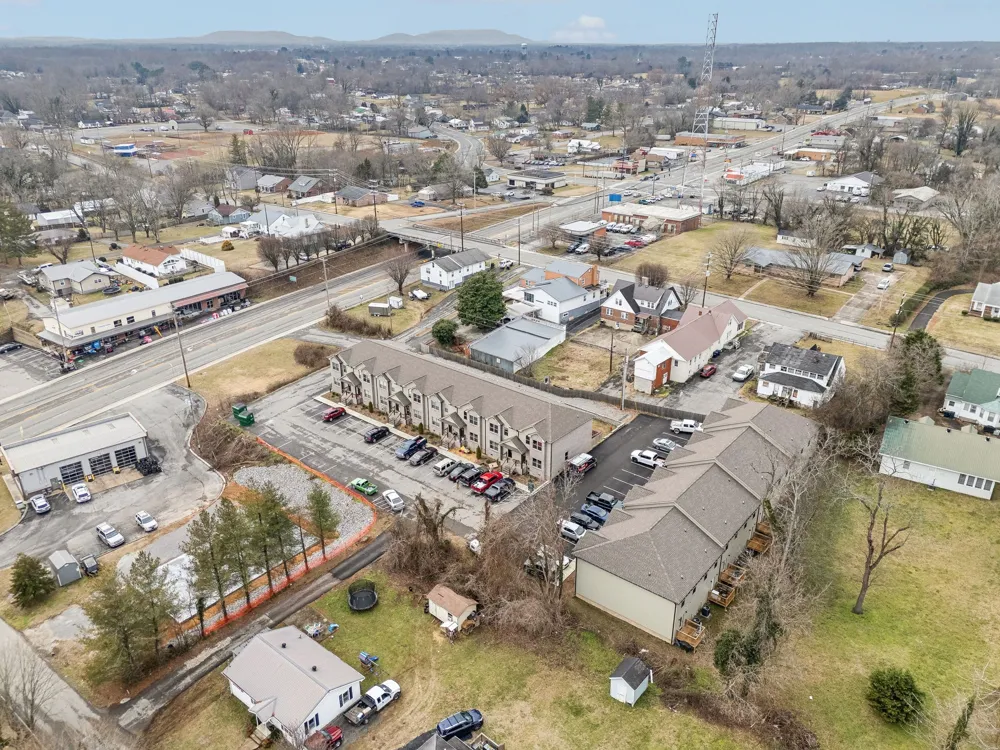 122 W Broad St Smithville, TN 37166