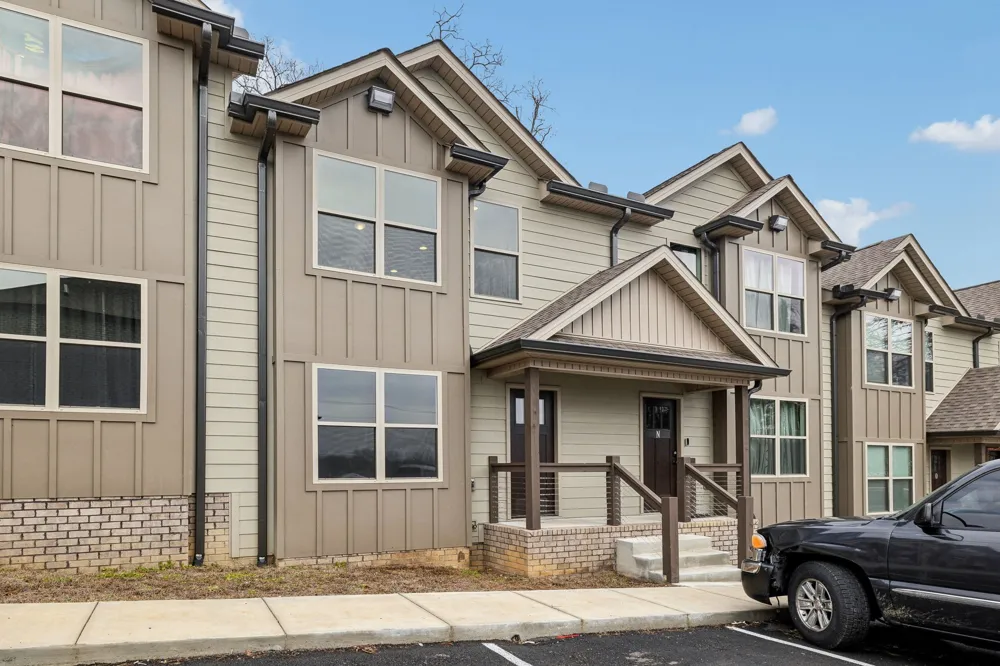 122 W Broad St Smithville, TN 37166