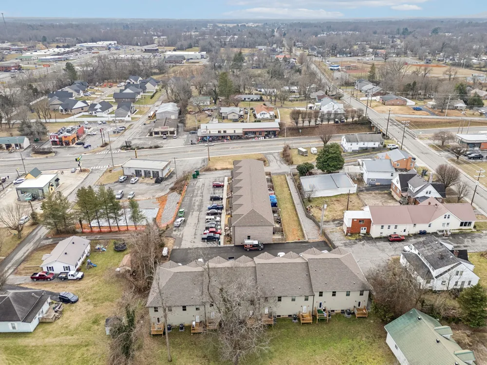122 W Broad St Smithville, TN 37166