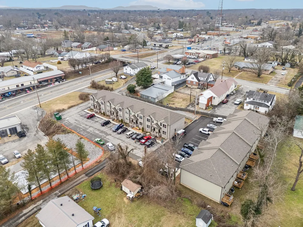 122 W Broad St Smithville, TN 37166