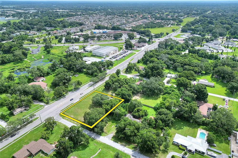 703 E LUMSDEN ROAD Brandon, FL 33511