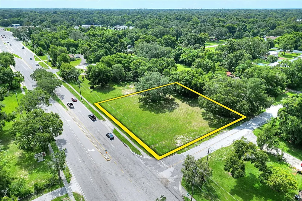 703 E LUMSDEN ROAD Brandon, FL 33511