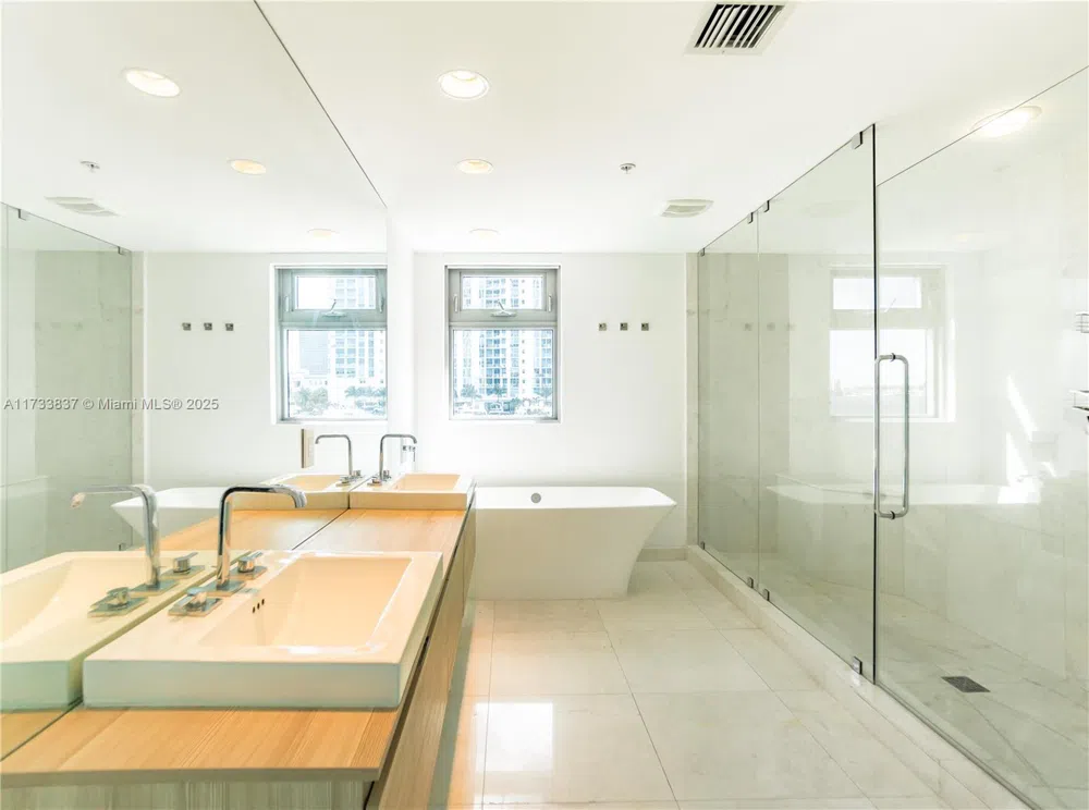 17301 Biscayne Blvd #207 North Miami Beach, FL 33160