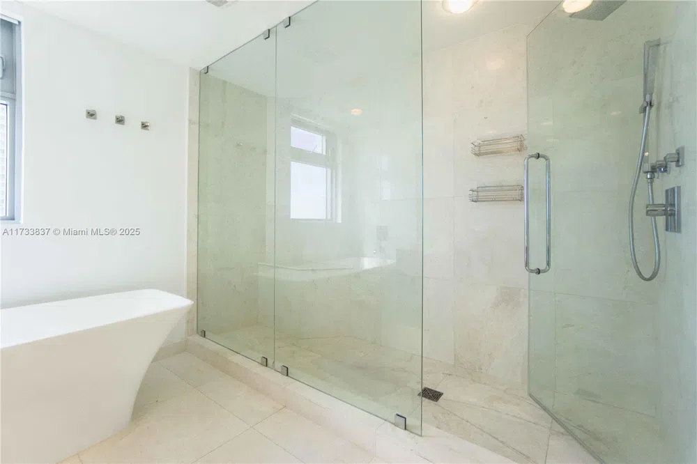17301 Biscayne Blvd #207 North Miami Beach, FL 33160