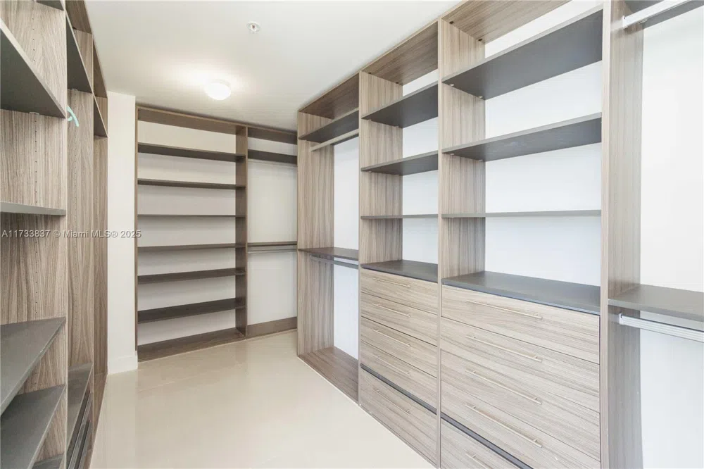 17301 Biscayne Blvd #207 North Miami Beach, FL 33160