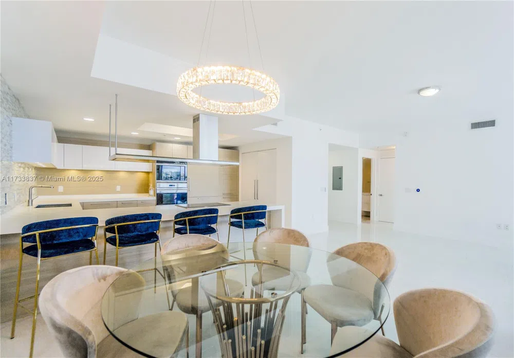 17301 Biscayne Blvd #207 North Miami Beach, FL 33160