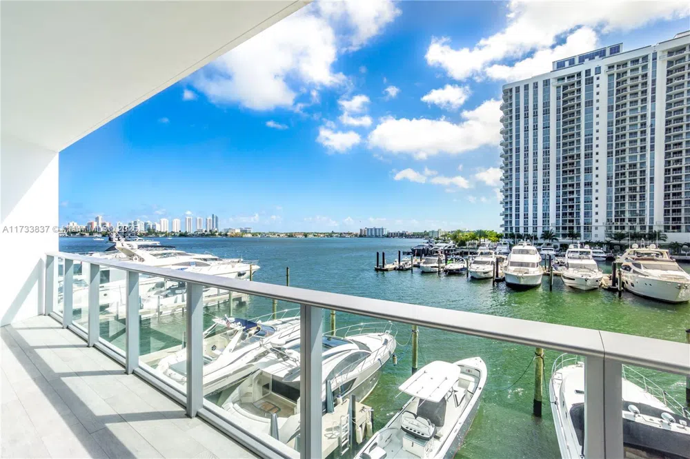 17301 Biscayne Blvd #207 North Miami Beach, FL 33160