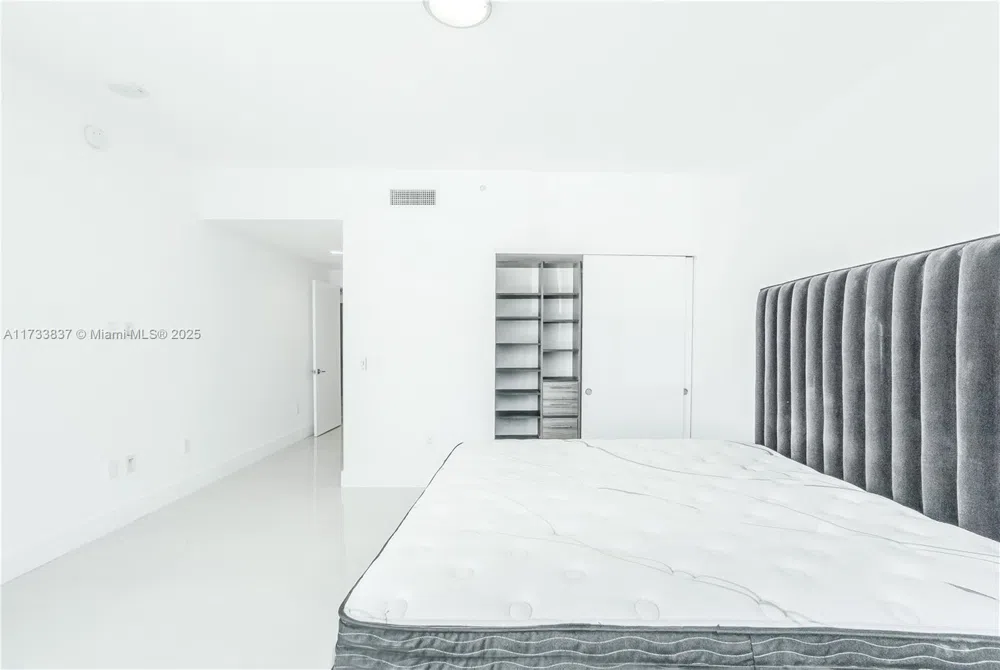 17301 Biscayne Blvd #207 North Miami Beach, FL 33160