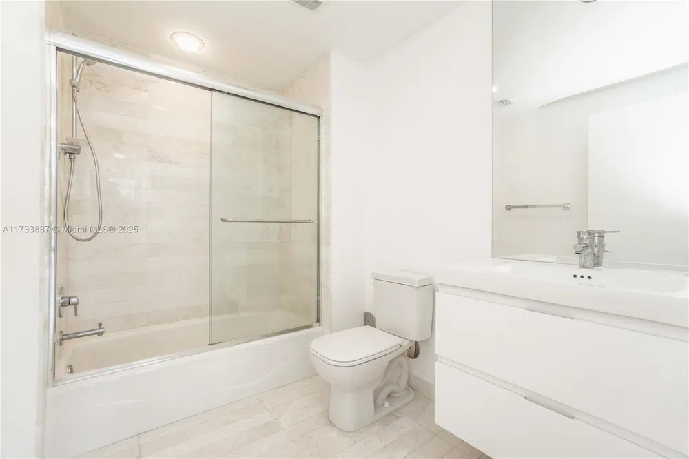17301 Biscayne Blvd #207 North Miami Beach, FL 33160