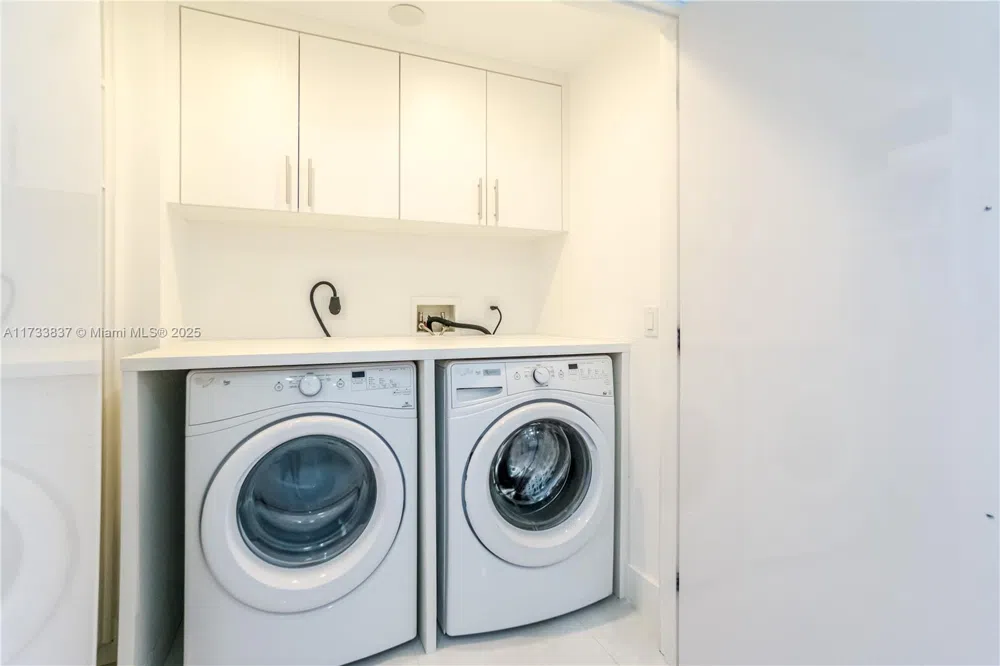 17301 Biscayne Blvd #207 North Miami Beach, FL 33160