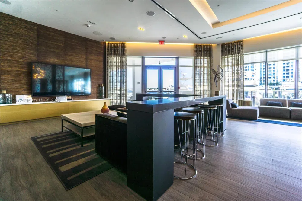 17301 Biscayne Blvd #207 North Miami Beach, FL 33160