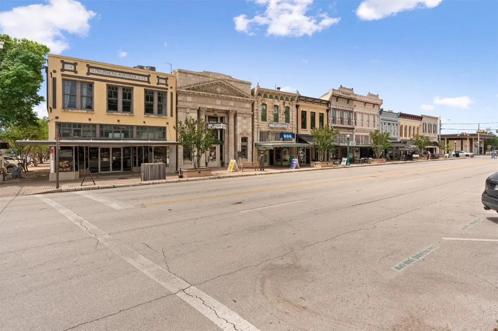 365 County Road 153 Georgetown, TX 78626