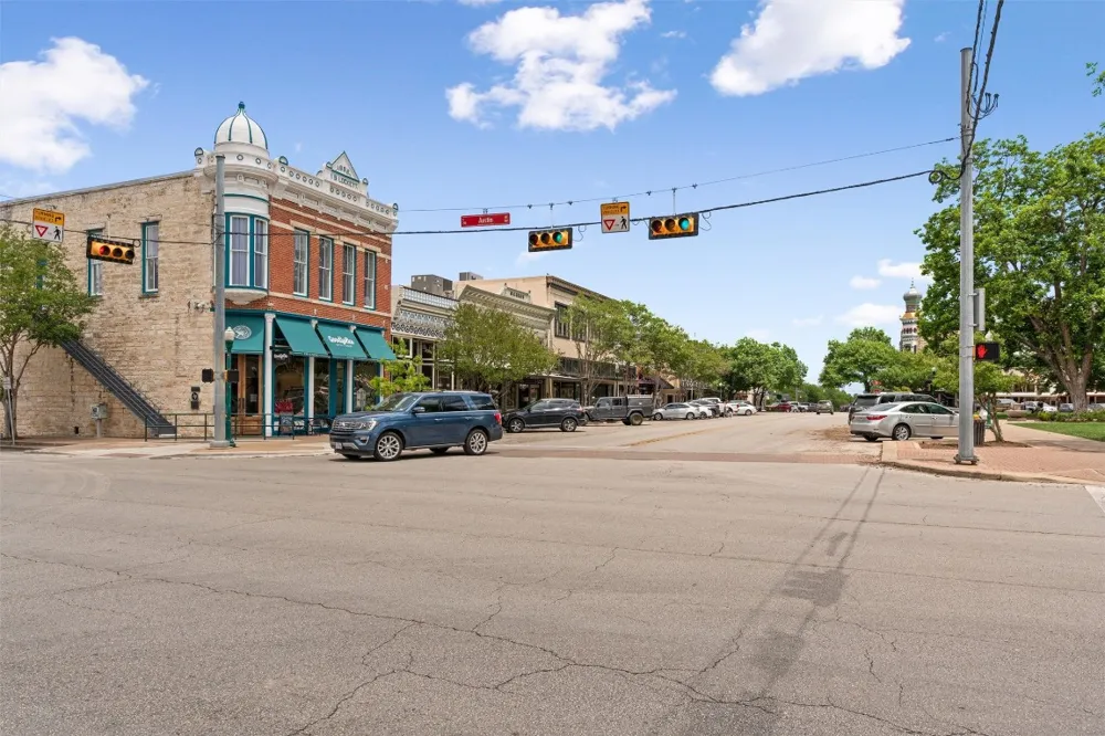 365 County Road 153 Georgetown, TX 78626